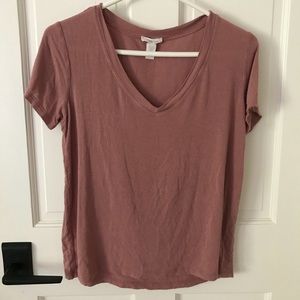 v-neck t-shirt